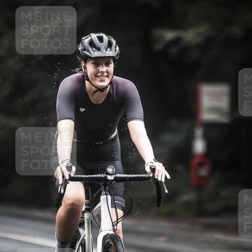 13.09.2026 - Stadtparktriathlon H.Heesch http://msf.ph/oto/10312097 13.09.2026 12:53:13 Radfahren 1102, 1148, 1220, 1298 meine-sportfotos.de