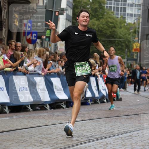 13.09.2026 - 21. swb-Marathon Bremen Strokosch-Dieckow http://msf.ph/oto/10312102 13.09.2026 13:04:35 Ziel 650, 3284, 3424, 4110, 4239, 6815, 7871, 9544, 9813, 1712, 2646, 2956, 5283, 7814, 8701, 9070, 9689, 13187 meine-sportfotos.de