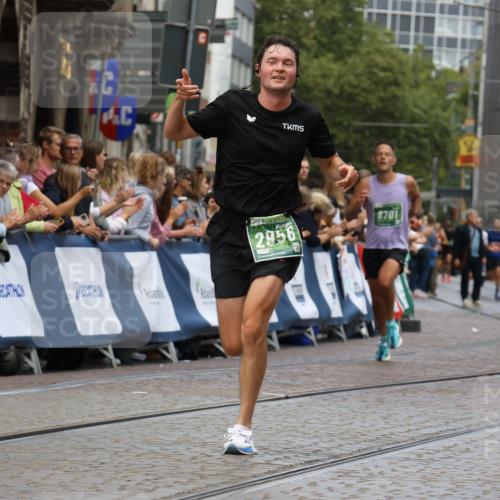 13.09.2026 - 21. swb-Marathon Bremen Strokosch-Dieckow http://msf.ph/oto/10312119 13.09.2026 13:04:35 Ziel 650, 3284, 3424, 4110, 4239, 6815, 7871, 9544, 9813, 1712, 2646, 2956, 5283, 7814, 8701, 9070, 9689, 13187 meine-sportfotos.de