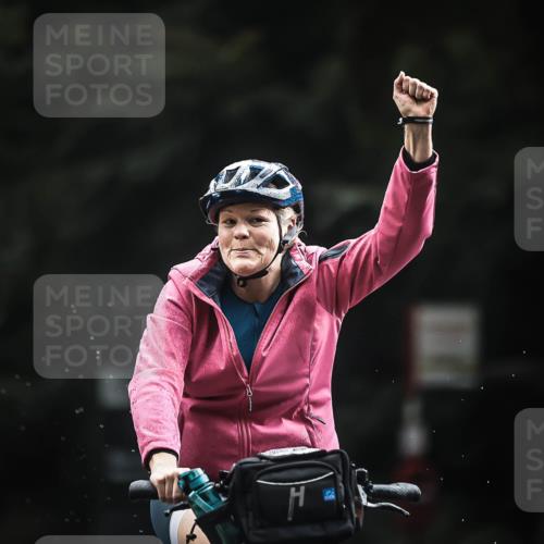 13.09.2026 - Stadtparktriathlon H.Heesch http://msf.ph/oto/10312123 13.09.2026 11:45:46 Radfahren 754, 816, 839, 926 meine-sportfotos.de