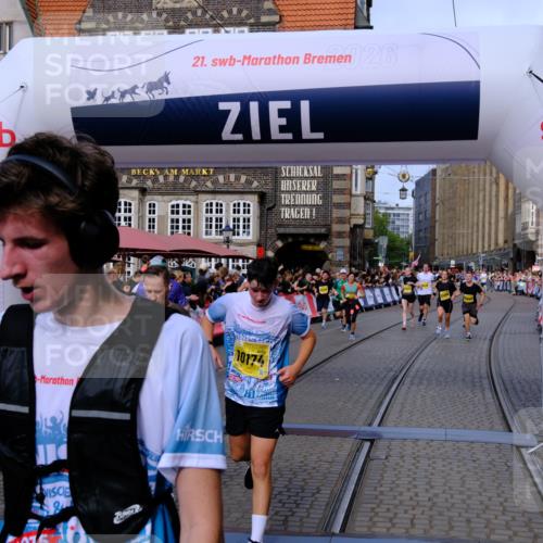 13.09.2026 - 21. swb-Marathon Bremen Tim E. http://msf.ph/oto/10312194 13.09.2026 10:54:01 Ziel 10141, 10174, 10222, 10227, 10255, 10478, 10479, 10626, 10684, 10685, 10838, 10845, 10905, 11242, 11446, 11489, 11502, 11596, 11800, 11950, 12119, 12331, 12341, 12405, 12492, 12515, 13597 meine-sportfotos.de
