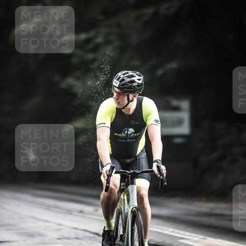 13.09.2026 - Stadtparktriathlon H.Heesch http://msf.ph/oto/10312199 13.09.2026 11:45:53 Radfahren 866, 926 meine-sportfotos.de