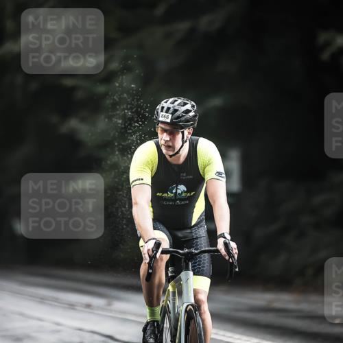 13.09.2026 - Stadtparktriathlon H.Heesch http://msf.ph/oto/10312204 13.09.2026 11:45:53 Radfahren 866, 926 meine-sportfotos.de