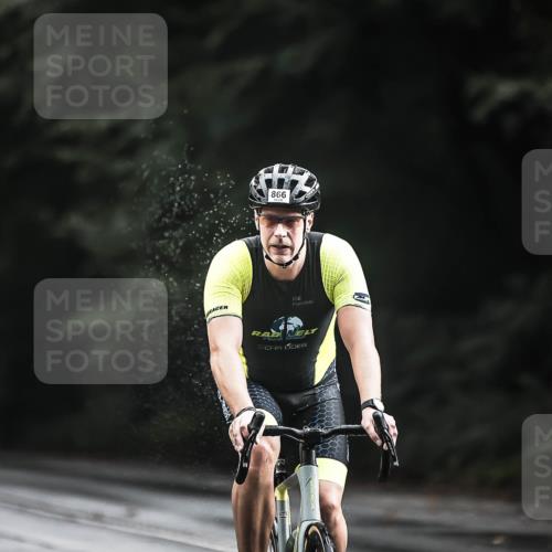 13.09.2026 - Stadtparktriathlon H.Heesch http://msf.ph/oto/10312208 13.09.2026 11:45:53 Radfahren 866, 926 meine-sportfotos.de