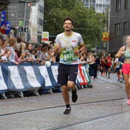 13.09.2026 - 21. swb-Marathon Bremen Strokosch-Dieckow http://msf.ph/oto/10312215 13.09.2026 13:04:37 Ziel 650, 3284, 3424, 4110, 4239, 6815, 7871, 9813, 1712, 2646, 5283, 5674, 7538, 7814, 8054, 8701, 9070, 9306, 9689, 13187 meine-sportfotos.de