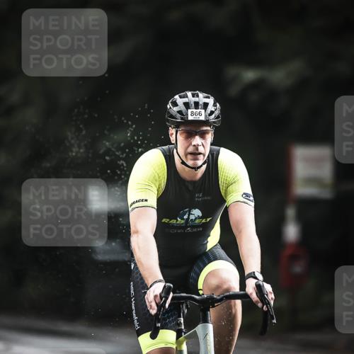 13.09.2026 - Stadtparktriathlon H.Heesch http://msf.ph/oto/10312219 13.09.2026 11:45:54 Radfahren 866, 926 meine-sportfotos.de