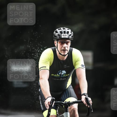 13.09.2026 - Stadtparktriathlon H.Heesch http://msf.ph/oto/10312225 13.09.2026 11:45:54 Radfahren 866, 926 meine-sportfotos.de