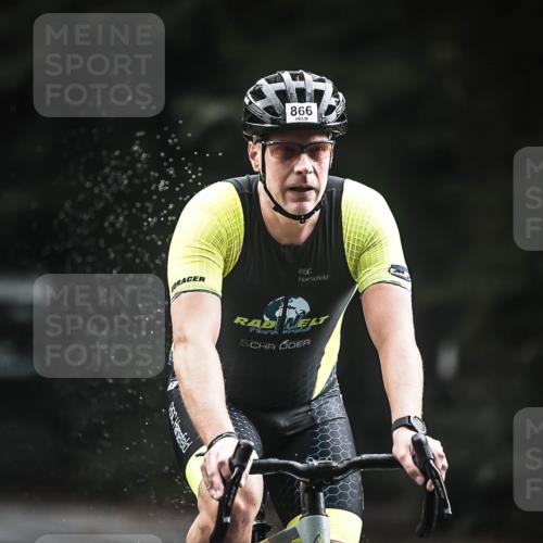 13.09.2026 - Stadtparktriathlon H.Heesch http://msf.ph/oto/10312232 13.09.2026 11:45:54 Radfahren 866, 926 meine-sportfotos.de