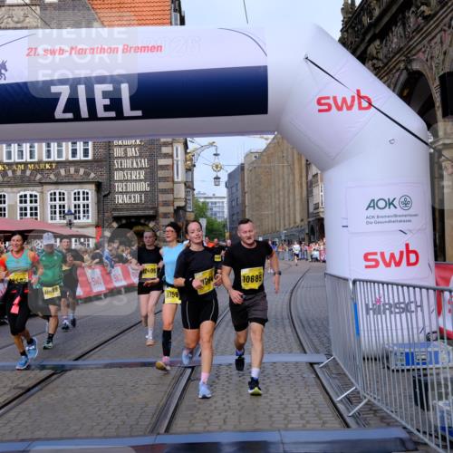 13.09.2026 - 21. swb-Marathon Bremen Tim E. http://msf.ph/oto/10312270 13.09.2026 10:54:05 Ziel 10141, 10174, 10227, 10255, 10478, 10579, 10684, 10685, 10708, 10838, 10905, 11206, 11489, 11502, 11596, 11950, 12075, 12244, 12331, 12341, 12405, 12492, 12515, 13597 meine-sportfotos.de