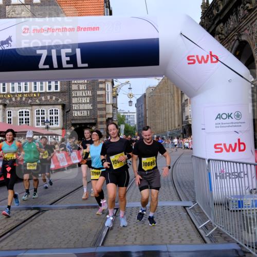 13.09.2026 - 21. swb-Marathon Bremen Tim E. http://msf.ph/oto/10312283 13.09.2026 10:54:05 Ziel 10141, 10174, 10227, 10255, 10478, 10579, 10684, 10685, 10708, 10838, 10905, 11206, 11489, 11502, 11596, 11950, 12075, 12244, 12331, 12341, 12405, 12492, 12515, 13597 meine-sportfotos.de