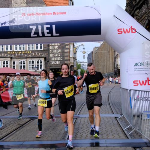 13.09.2026 - 21. swb-Marathon Bremen Tim E. http://msf.ph/oto/10312324 13.09.2026 10:54:06 Ziel 10141, 10174, 10227, 10255, 10478, 10579, 10684, 10685, 10708, 10838, 10905, 11206, 11489, 11502, 11596, 11950, 12075, 12244, 12331, 12341, 12405, 12492, 12515, 13597 meine-sportfotos.de