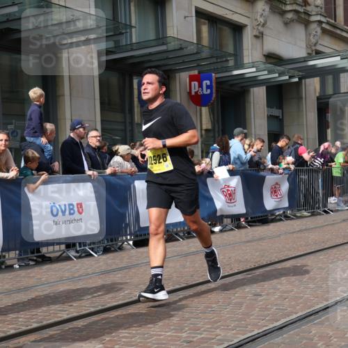 13.09.2026 - 21. swb-Marathon Bremen Strokosch-Dieckow http://msf.ph/oto/10312334 13.09.2026 10:55:40 Ziel 10298, 10365, 10374, 10690, 10703, 10949, 10952, 10957, 10960, 11219, 11790, 11972, 12061, 12108, 12143, 12476, 12484, 13565, 10203, 10243, 10256, 10297, 10379, 10423, 10529, 10550, 10725, 10788, 10809, 10881, 11377, 11414, 11510, 11557, 11748, 11862, 11941, 11975, 11977, 12030, 12125, 12150, 12188, 12218, 12258, 12348 meine-sportfotos.de