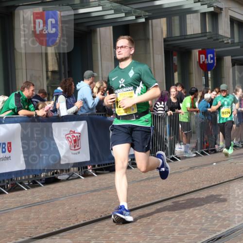 13.09.2026 - 21. swb-Marathon Bremen Strokosch-Dieckow http://msf.ph/oto/10312379 13.09.2026 10:55:44 Ziel 10246, 10298, 10365, 10374, 10690, 10703, 10949, 10957, 10960, 11219, 11782, 11790, 11972, 12061, 12143, 12476, 12484, 13565, 10203, 10243, 10256, 10297, 10379, 10423, 10529, 10550, 10788, 10809, 10881, 10952, 11377, 11414, 11510, 11557, 11748, 11862, 11941, 11975, 11977, 12030, 12108, 12125, 12150, 12188, 12258, 12348 meine-sportfotos.de
