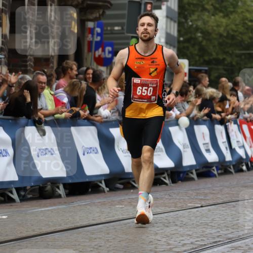13.09.2026 - 21. swb-Marathon Bremen Strokosch-Dieckow http://msf.ph/oto/10312409 13.09.2026 13:04:44 Ziel 650, 744, 1223, 1224, 1860, 2207, 3284, 3424, 4239, 7871, 8936, 9813, 13034, 1712, 2646, 5674, 6708, 7538, 7814, 8054, 9306, 9495, 9689, 13187 meine-sportfotos.de