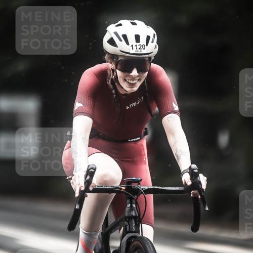 13.09.2026 - Stadtparktriathlon H.Heesch http://msf.ph/oto/10312427 13.09.2026 12:53:51 Radfahren 1088, 1120, 1136, 1232, 1255, 1257 meine-sportfotos.de