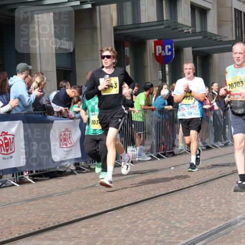 13.09.2026 - 21. swb-Marathon Bremen Strokosch-Dieckow http://msf.ph/oto/10312430 13.09.2026 10:55:45 Ziel 10246, 10298, 10365, 10374, 10443, 10690, 10699, 10703, 10949, 10957, 10960, 11219, 11280, 11782, 11790, 11972, 12061, 12143, 12476, 12484, 13565, 10203, 10243, 10256, 10297, 10374, 10379, 10423, 10529, 10550, 10788, 10809, 10881, 10952, 11377, 11414, 11510, 11557, 11748, 11862, 11941, 11975, 11977, 12030, 12108, 12125, 12150, 12188, 12348 meine-sportfotos.de