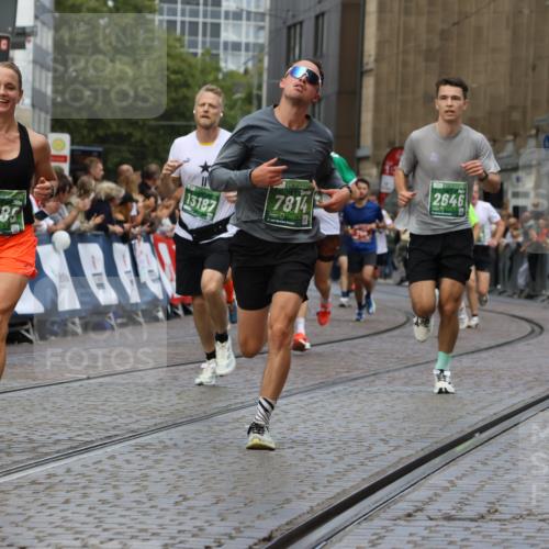 13.09.2026 - 21. swb-Marathon Bremen Strokosch-Dieckow http://msf.ph/oto/10312477 13.09.2026 13:04:46 Ziel 650, 744, 1223, 1224, 1860, 2207, 3284, 4239, 7871, 8936, 13034, 2646, 5674, 6708, 7538, 7814, 8054, 9306, 9495, 9689, 13187 meine-sportfotos.de