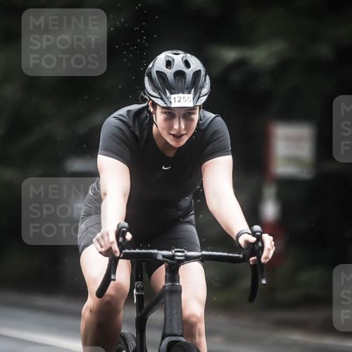 13.09.2026 - Stadtparktriathlon H.Heesch http://msf.ph/oto/10312481 13.09.2026 12:53:56 Radfahren 1078, 1084, 1088, 1120, 1136, 1214, 1232, 1255, 1257, 1294 meine-sportfotos.de