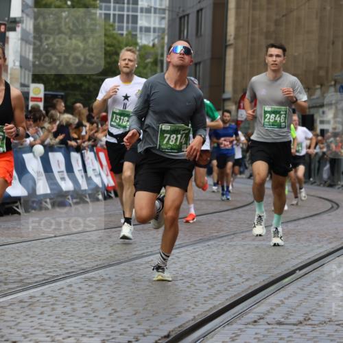13.09.2026 - 21. swb-Marathon Bremen Strokosch-Dieckow http://msf.ph/oto/10312494 13.09.2026 13:04:47 Ziel 650, 744, 1223, 1224, 1860, 2207, 2956, 3284, 4239, 7871, 8936, 13034, 2646, 5674, 6708, 7538, 7814, 8054, 9306, 9495, 9689, 13187 meine-sportfotos.de