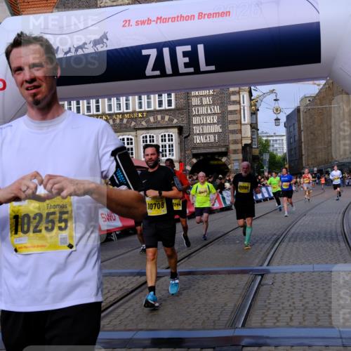 13.09.2026 - 21. swb-Marathon Bremen Tim E. http://msf.ph/oto/10312510 13.09.2026 10:54:11 Ziel 10174, 10255, 10579, 10684, 10685, 10708, 10822, 10905, 10947, 11010, 11206, 11489, 11596, 11950, 12075, 12244, 12331, 12356, 12405, 12435, 12492, 12515, 13531 meine-sportfotos.de