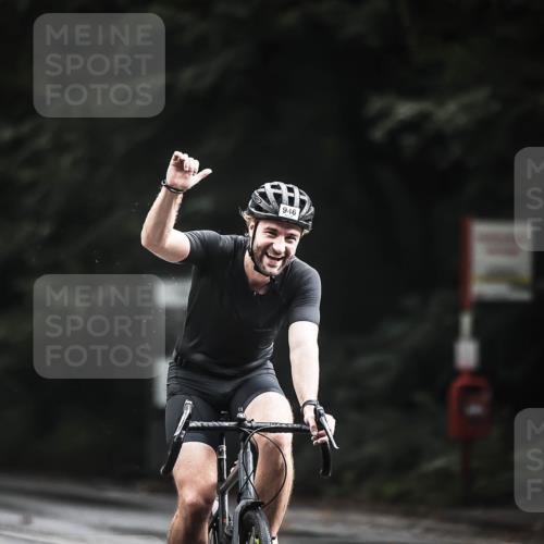 13.09.2026 - Stadtparktriathlon H.Heesch http://msf.ph/oto/10312554 13.09.2026 11:46:19 Radfahren 882, 939, 945, 946 meine-sportfotos.de