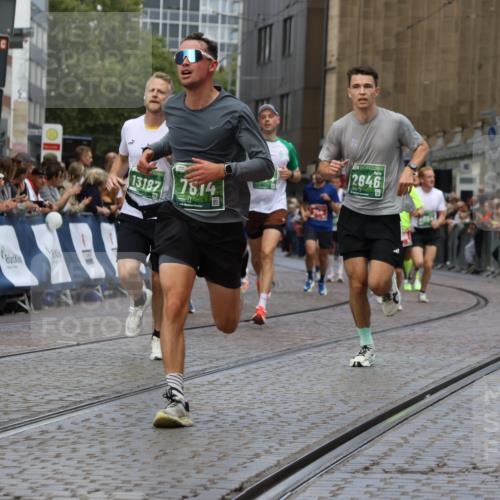 13.09.2026 - 21. swb-Marathon Bremen Strokosch-Dieckow http://msf.ph/oto/10312561 13.09.2026 13:04:47 Ziel 650, 744, 1223, 1224, 1860, 2207, 2956, 3284, 4239, 7871, 8936, 13034, 2646, 5674, 6708, 7538, 7814, 8054, 9306, 9495, 9689, 13187 meine-sportfotos.de