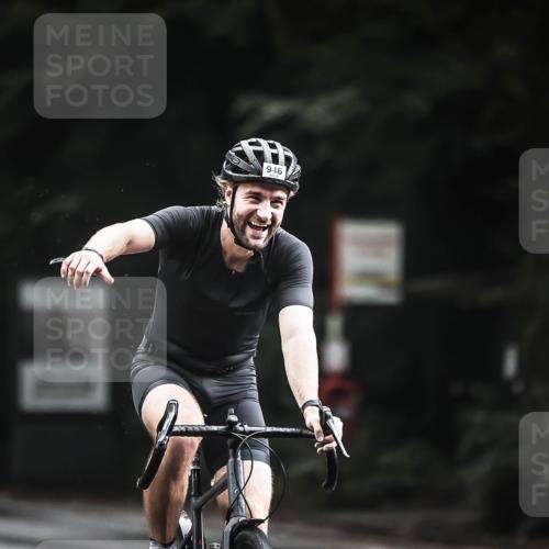13.09.2026 - Stadtparktriathlon H.Heesch http://msf.ph/oto/10312564 13.09.2026 11:46:19 Radfahren 882, 939, 945, 946 meine-sportfotos.de