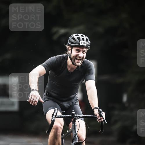 13.09.2026 - Stadtparktriathlon H.Heesch http://msf.ph/oto/10312568 13.09.2026 11:46:19 Radfahren 882, 939, 945, 946 meine-sportfotos.de