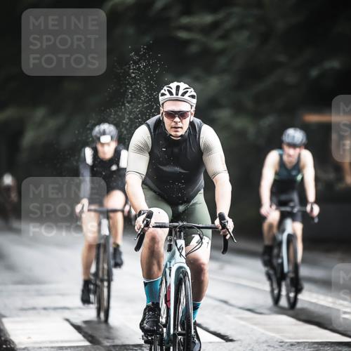 13.09.2026 - Stadtparktriathlon H.Heesch http://msf.ph/oto/10312579 13.09.2026 11:46:32 Radfahren 786, 835, 933 meine-sportfotos.de