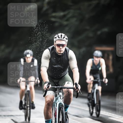 13.09.2026 - Stadtparktriathlon H.Heesch http://msf.ph/oto/10312584 13.09.2026 11:46:32 Radfahren 786, 835, 933 meine-sportfotos.de