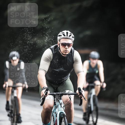 13.09.2026 - Stadtparktriathlon H.Heesch http://msf.ph/oto/10312595 13.09.2026 11:46:32 Radfahren 786, 835, 933 meine-sportfotos.de