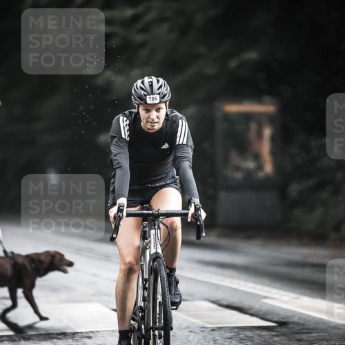 13.09.2026 - Stadtparktriathlon H.Heesch http://msf.ph/oto/10312614 13.09.2026 11:46:33 Radfahren 786, 835, 917, 933 meine-sportfotos.de