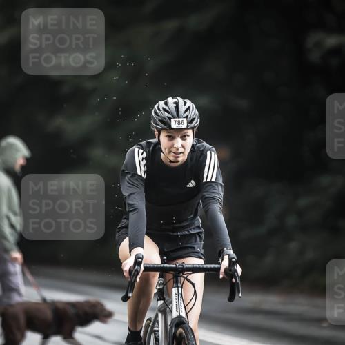 13.09.2026 - Stadtparktriathlon H.Heesch http://msf.ph/oto/10312626 13.09.2026 11:46:33 Radfahren 786, 835, 917, 933 meine-sportfotos.de