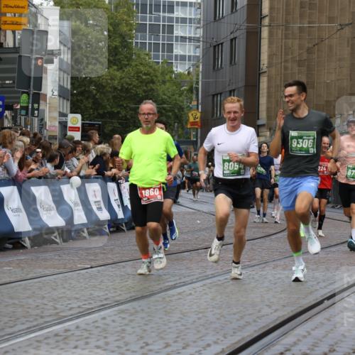 13.09.2026 - 21. swb-Marathon Bremen Strokosch-Dieckow http://msf.ph/oto/10312637 13.09.2026 13:04:51 Ziel 650, 744, 1223, 1224, 1860, 2207, 2956, 3284, 4239, 7871, 8701, 8936, 9070, 13034, 1336, 3196, 4729, 6708, 7538, 8054, 9306, 9495 meine-sportfotos.de