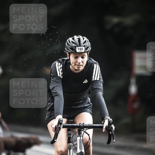 13.09.2026 - Stadtparktriathlon H.Heesch http://msf.ph/oto/10312642 13.09.2026 11:46:33 Radfahren 786, 835, 917, 933 meine-sportfotos.de