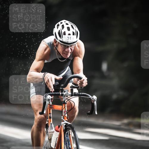 13.09.2026 - Stadtparktriathlon H.Heesch http://msf.ph/oto/10312674 13.09.2026 11:46:39 Radfahren 786, 835, 870, 917 meine-sportfotos.de