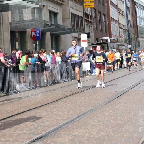 13.09.2026 - 21. swb-Marathon Bremen Strokosch-Dieckow http://msf.ph/oto/10312680 13.09.2026 10:55:51 Ziel 10184, 10211, 10246, 10298, 10322, 10365, 10443, 10670, 10690, 10699, 10949, 10957, 10960, 11219, 11280, 11570, 11693, 11782, 11790, 11972, 12061, 12452, 12476, 12484, 13565, 10203, 10243, 10297, 10374, 10379, 10423, 10529, 10550, 10703, 10788, 10809, 10881, 10952, 11377, 11510, 11557, 11748, 11862, 11975, 12030, 12108, 12125, 12143, 12150, 12188, 12348 meine-sportfotos.de