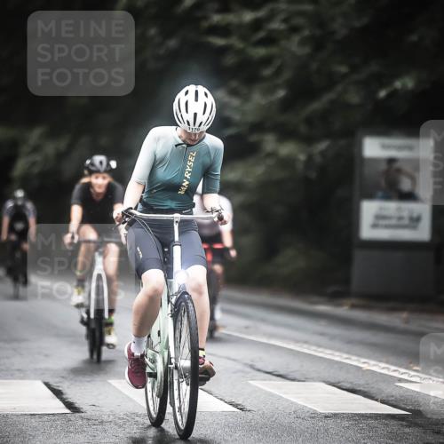 13.09.2026 - Stadtparktriathlon H.Heesch http://msf.ph/oto/10312694 13.09.2026 12:54:17 Radfahren 1137, 1138, 1140, 1170, 1189, 1204, 1211, 1242, 1273, 1400 meine-sportfotos.de