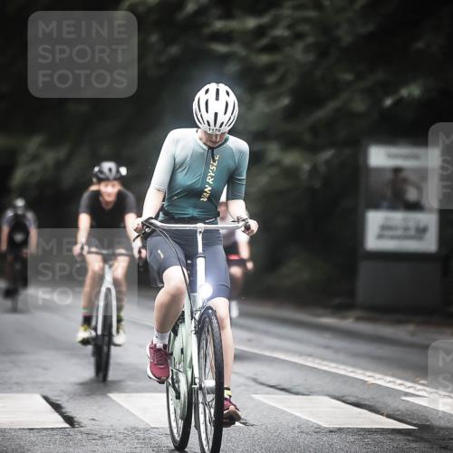 13.09.2026 - Stadtparktriathlon H.Heesch http://msf.ph/oto/10312701 13.09.2026 12:54:17 Radfahren 1137, 1138, 1140, 1170, 1189, 1204, 1211, 1242, 1273, 1400 meine-sportfotos.de