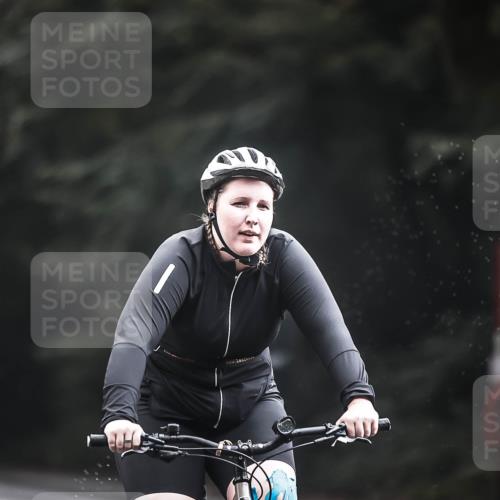 13.09.2026 - Stadtparktriathlon H.Heesch http://msf.ph/oto/10312749 13.09.2026 11:46:52 Radfahren 794, 834, 838, 860 meine-sportfotos.de