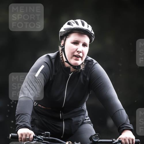 13.09.2026 - Stadtparktriathlon H.Heesch http://msf.ph/oto/10312774 13.09.2026 11:46:52 Radfahren 794, 834, 838, 860 meine-sportfotos.de