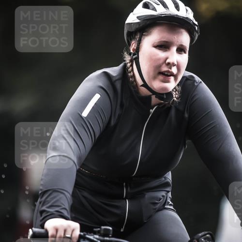 13.09.2026 - Stadtparktriathlon H.Heesch http://msf.ph/oto/10312787 13.09.2026 11:46:52 Radfahren 794, 834, 838, 860 meine-sportfotos.de