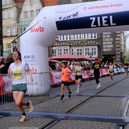 13.09.2026 - 21. swb-Marathon Bremen Tim E. http://msf.ph/oto/10312799 13.09.2026 10:54:27 Ziel 10359, 10822, 10947, 10996, 11010, 11118, 11290, 11329, 11361, 11476, 11765, 11843, 11989, 11998, 12356, 12435, 13531 meine-sportfotos.de