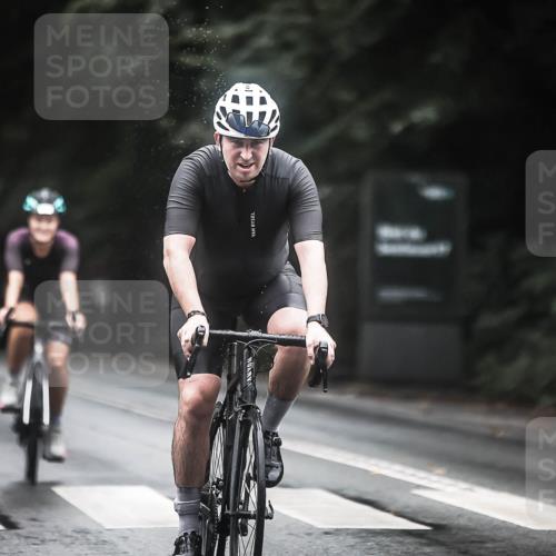 13.09.2026 - Stadtparktriathlon H.Heesch http://msf.ph/oto/10312810 13.09.2026 12:54:24 Radfahren 1087, 1170, 1189, 1193, 1242, 1273, 1299, 1400 meine-sportfotos.de
