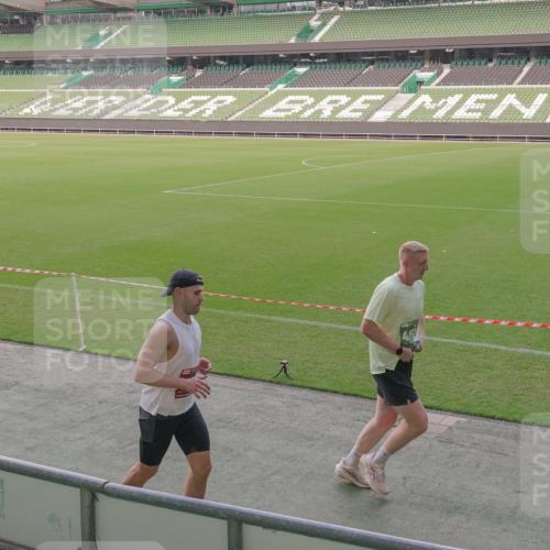 13.09.2026 - 21. swb-Marathon Bremen Michael Burmester http://msf.ph/oto/10312816 13.09.2026 12:48:56 Laufen im Stadion 382, 384, 524, 572, 779, 826, 889, 899, 1349, 1723, 1748, 1872, 1925, 2266, 2287, 2605, 2750, 2844, 2909, 2956, 3043, 3110, 3127, 3197, 3242, 3276, 3330, 3466, 3794, 3910, 3973, 4033, 4082, 4247, 4384, 4614, 4712, 4732, 4743, 4852, 4898, 4990, 5424, 5517, 5570, 5594, 5648, 5803, 6025, 6058, 6692, 6708, 6842, 6951, 7064, 7109, 7399, 7538, 7636, 7803, 7876, 8611, 8621, 8706, 8877, 8973, 8980, 8981, 9010, 9035, 9429, 13091 meine-sportfotos.de