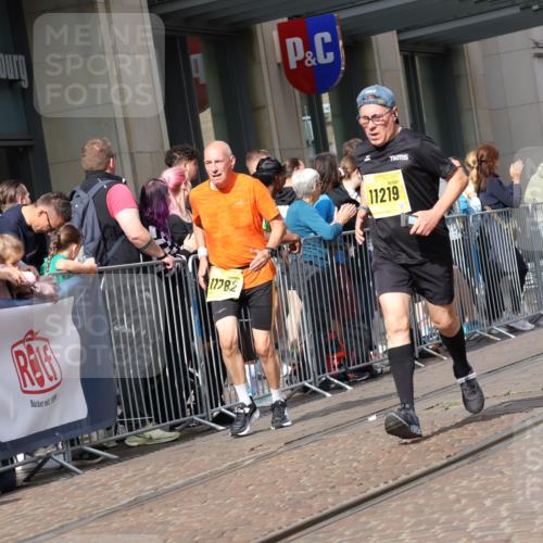13.09.2026 - 21. swb-Marathon Bremen Strokosch-Dieckow http://msf.ph/oto/10312846 13.09.2026 10:55:59 Ziel 10184, 10211, 10246, 10322, 10365, 10443, 10670, 10675, 10699, 10844, 10949, 10957, 10960, 11219, 11256, 11280, 11317, 11570, 11693, 11782, 11795, 11844, 11855, 12452, 12476, 10243, 10298, 10374, 10423, 10550, 10690, 10703, 10809, 10952, 11510, 11790, 11972, 12061, 12108, 12125, 12143, 12188, 12484, 13565 meine-sportfotos.de