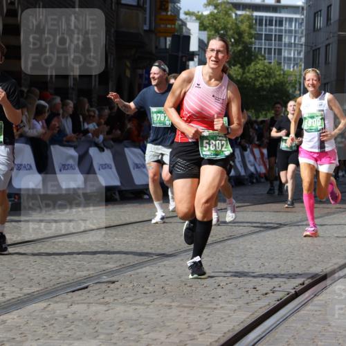 13.09.2026 - 21. swb-Marathon Bremen Strokosch-Dieckow http://msf.ph/oto/10312861 13.09.2026 13:30:47 Ziel 625, 881, 1067, 2265, 2900, 3163, 3164, 3425, 4058, 4206, 4332, 4415, 4425, 4748, 4763, 5506, 5551, 6134, 6347, 6988, 7253, 7567, 7645, 7821, 8090, 8105, 8116, 8117, 8169, 8314, 8494, 8762, 8878, 8966, 9011, 9015, 9108, 9412, 9695, 9825, 244, 1189, 1479, 2902, 3360, 4251, 5600, 5681, 5900, 6307, 7198, 7760, 7798, 8543, 8616, 9290, 9507, 9653, 9767, 9937, 9958, 9962, 9976, 13152, 13215 meine-sportfotos.de