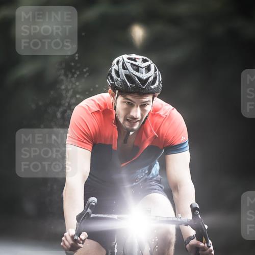13.09.2026 - Stadtparktriathlon H.Heesch http://msf.ph/oto/10312875 13.09.2026 11:47:06 Radfahren 893, 905 meine-sportfotos.de