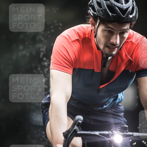 13.09.2026 - Stadtparktriathlon H.Heesch http://msf.ph/oto/10312887 13.09.2026 11:47:07 Radfahren 893, 905 meine-sportfotos.de