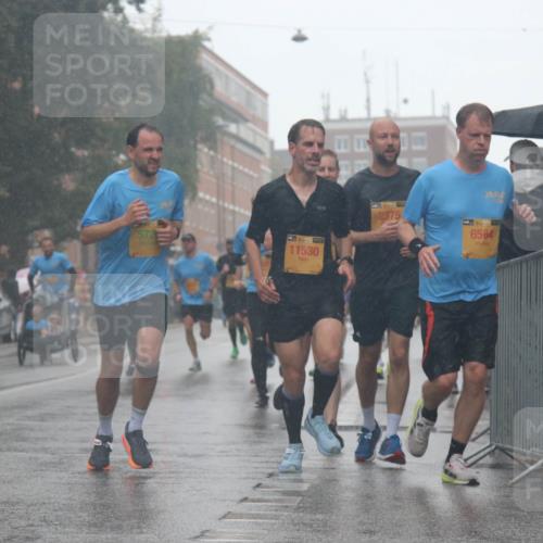 13.09.2026 - Kiel Lauf Markus Tischler http://msf.ph/oto/10312903 13.09.2026 10:39:44 Fleethörn 739, 572, 10589, 11530, 2375, 39, 6564 meine-sportfotos.de